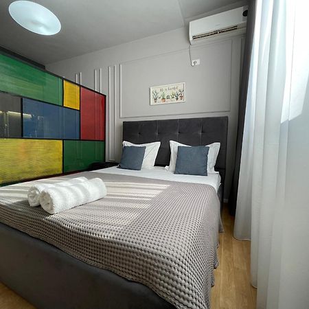 Myslym Shyri'S Apartments Tirana Exterior foto